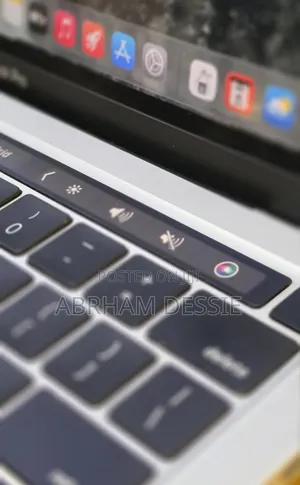 New Laptop Apple MacBook Pro 2020 16GB Intel Core i7 SSD 512GB