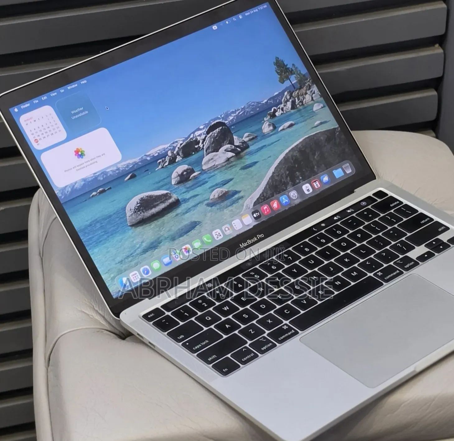 New Laptop Apple MacBook Pro 2020 16GB Intel Core i7 SSD 512GB