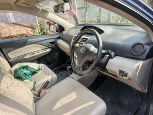Toyota Yaris 2010 Blue