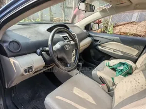 Toyota Yaris 2010 Blue
