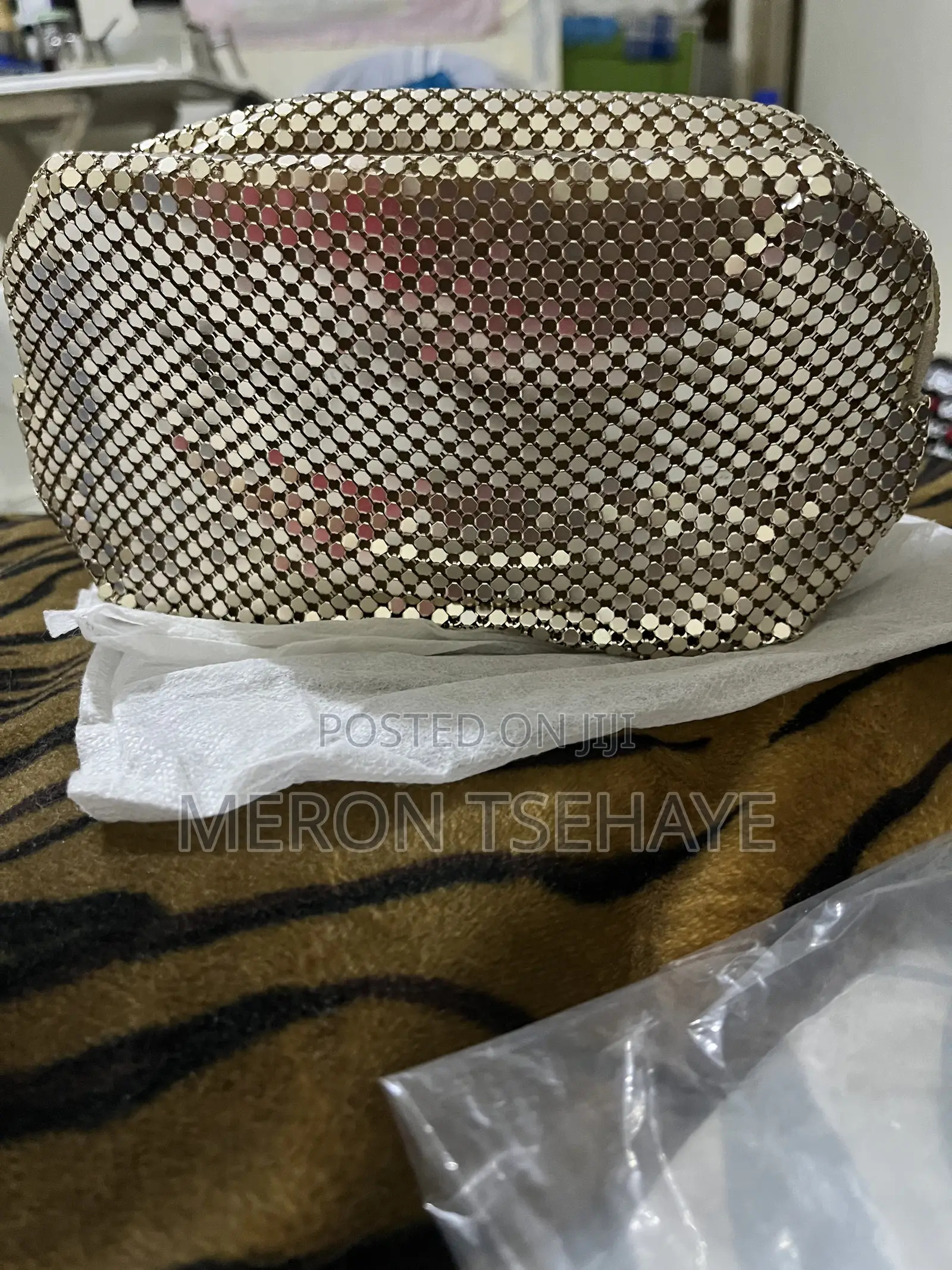 l'OREAL Women's Purse