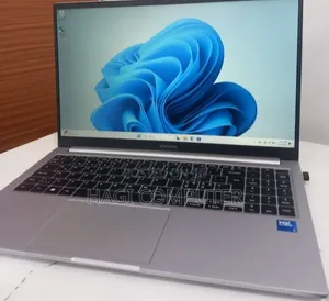 New Laptop Samsung Galaxy Book4 8GB Intel Core i5 SSD 512GB