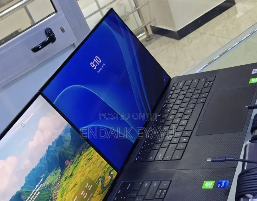 New Laptop Dell Precision 15 3520 16GB Intel Core i7 SSD 512GB