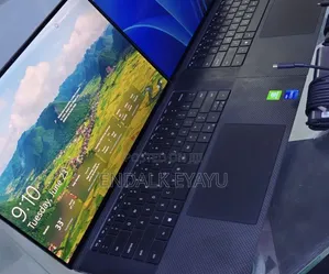 New Laptop Dell Precision 15 3520 16GB Intel Core i7 SSD 512GB