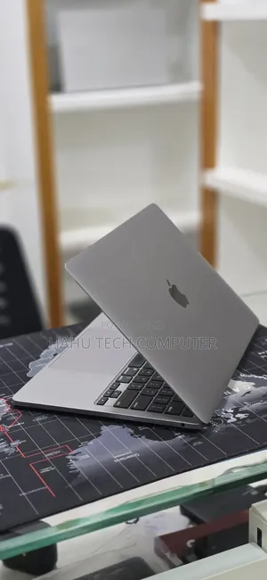 New Laptop Apple MacBook Pro 2020 M1 16GB Apple M1 SSD 512GB