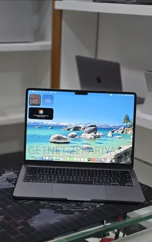 New Laptop Apple MacBook Air 2022 M2 16GB Apple M2 SSD 256GB