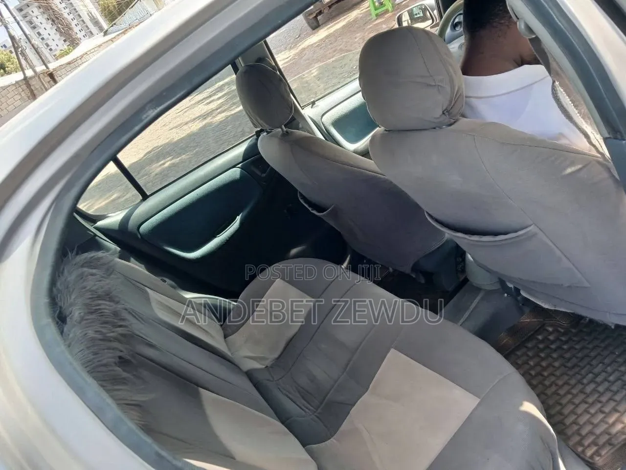 Toyota Vitz 2000 Silver