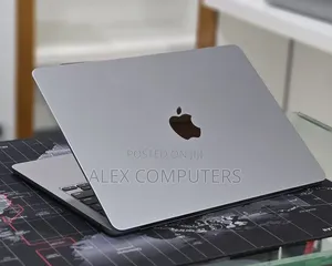 New Laptop Apple MacBook 16GB Apple M2 SSD 256GB