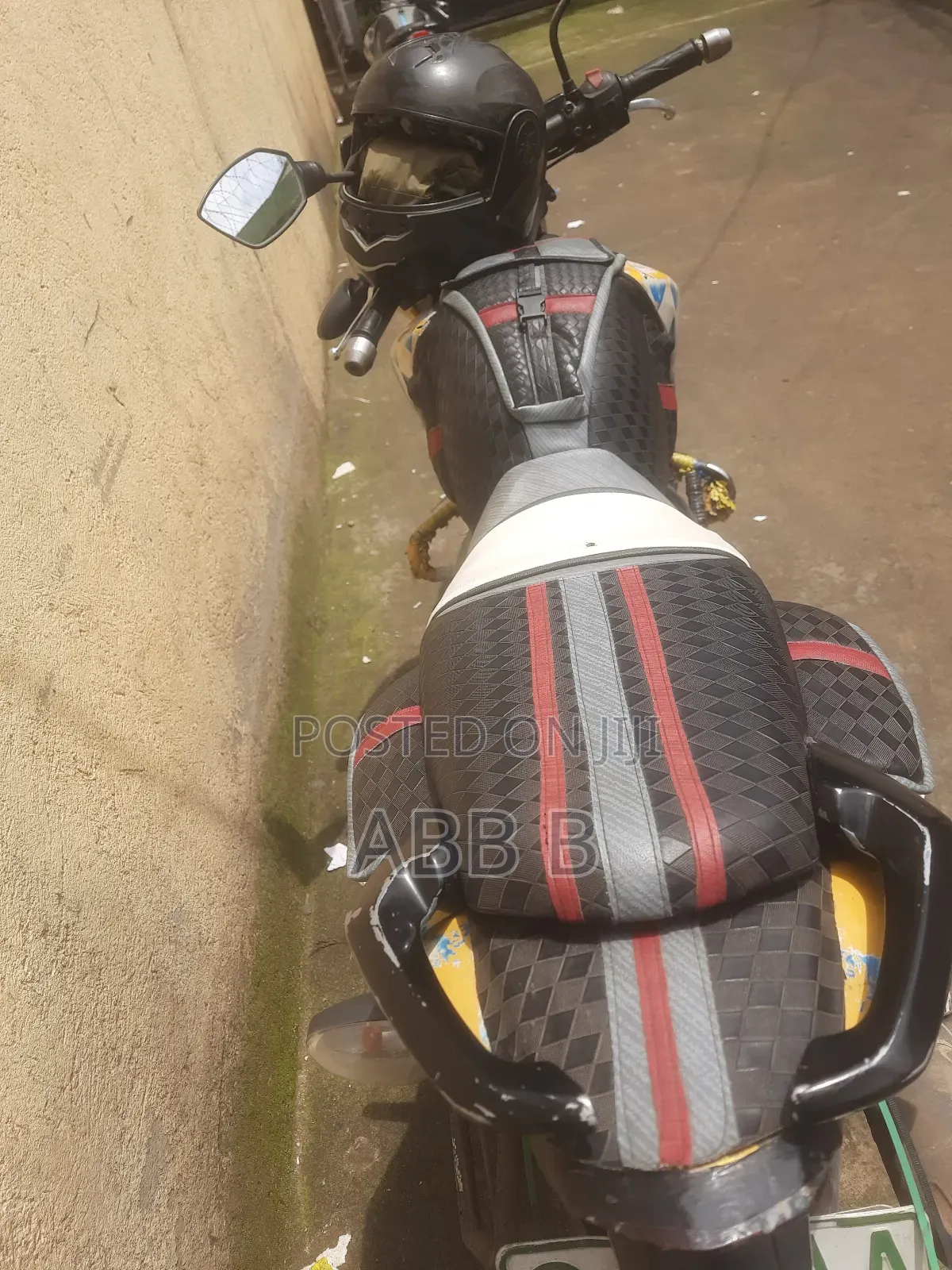 TVS Apache 160 4V 2017 Yellow
