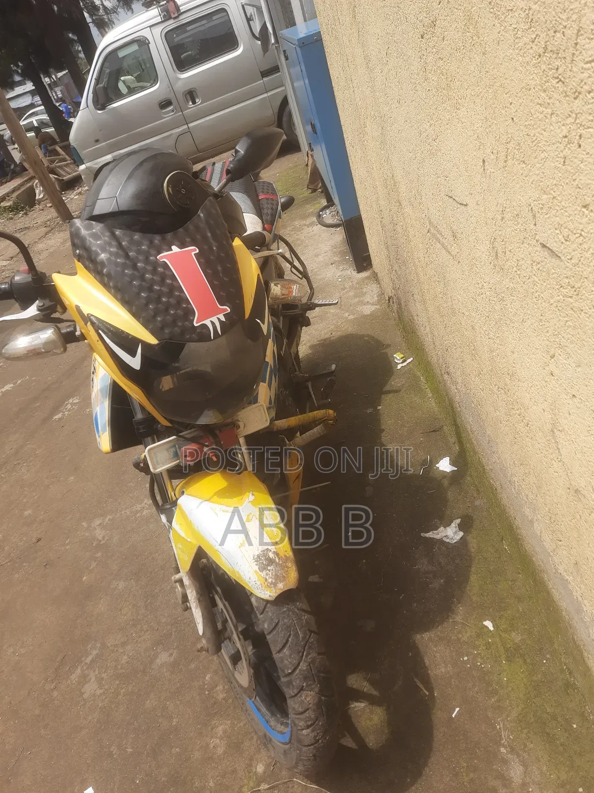 TVS Apache 160 4V 2017 Yellow