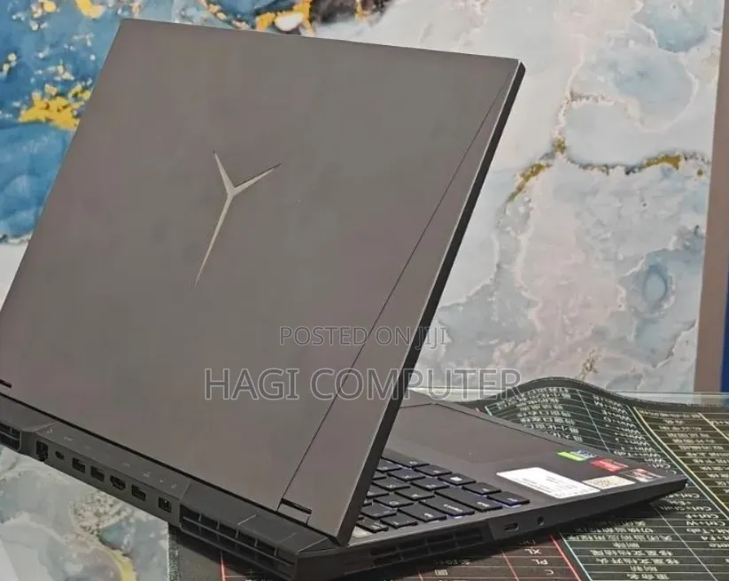 New Laptop Lenovo Legion 7 16GB AMD Ryzen 7 SSD 512GB