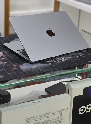 New Laptop Apple MacBook Air 2022 M2 16GB Apple M2 SSD 256GB