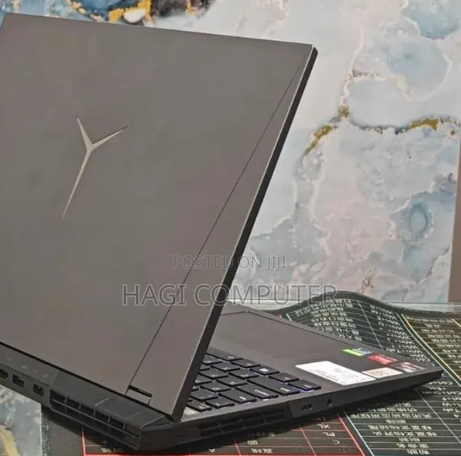 New Laptop Lenovo Legion 7 16GB AMD Ryzen 7 SSD 512GB