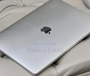 New Laptop Apple MacBook Pro 2020 32GB Intel Core i7 SSD 512GB
