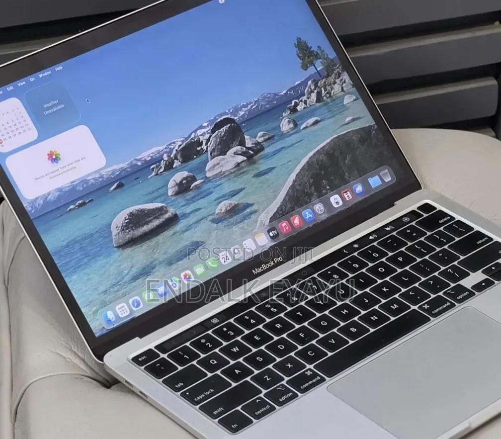 New Laptop Apple MacBook Pro 2020 32GB Intel Core i7 SSD 512GB