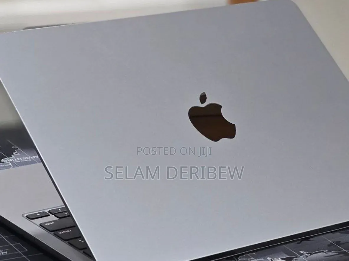 New Laptop Apple MacBook Air 2022 M2 16GB Apple M2 SSD 256GB