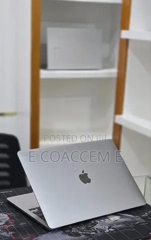 New Laptop Apple MacBook 16GB SSD 512GB