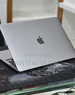 New Laptop Apple MacBook Pro 2022 M2 16GB Apple M2 SSD 512GB