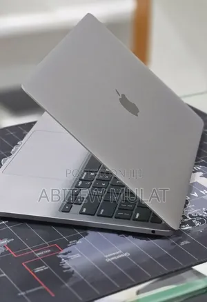 New Laptop Apple MacBook Pro 2022 M2 16GB Apple M2 SSD 512GB
