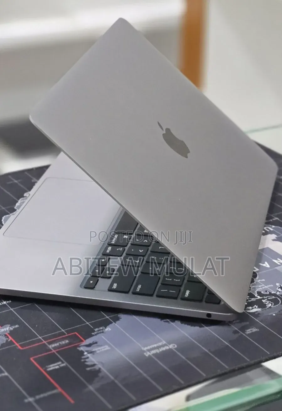 New Laptop Apple MacBook Pro 2022 M2 16GB Apple M2 SSD 512GB