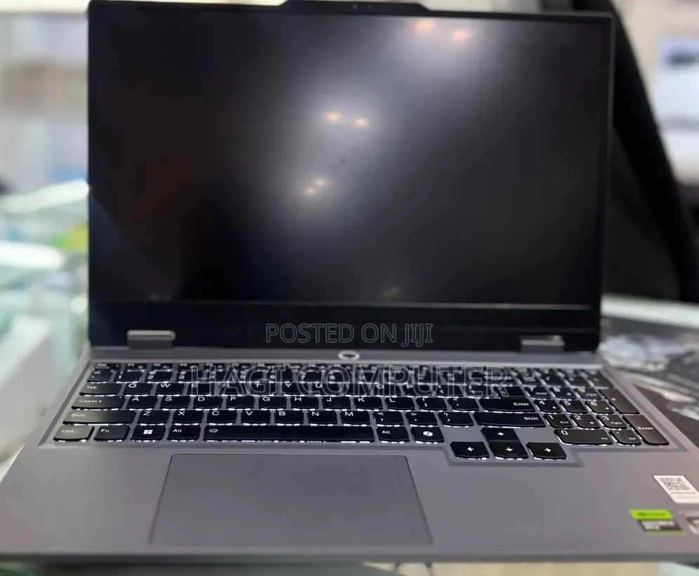 New Laptop Lenovo LOQ 15AHP10 16GB AMD Ryzen 5 SSD 512GB