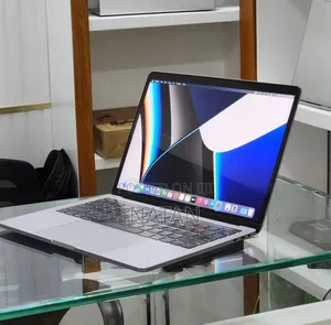 New Laptop Apple MacBook Pro 2019 16GB Intel Core i7 SSD 1T