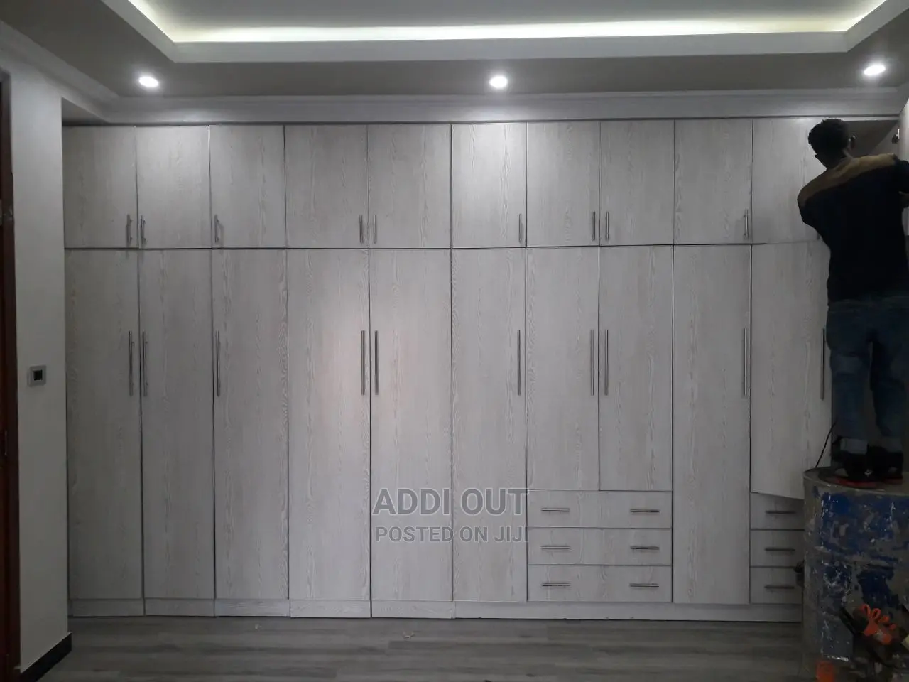 Cupboard/ቁምሳጥን በካሬ
