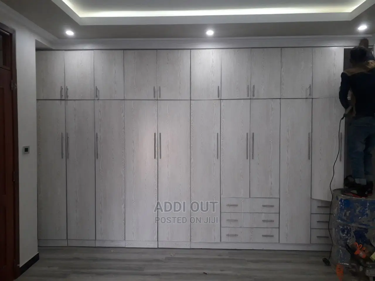 Cupboard/ቁምሳጥን በካሬ