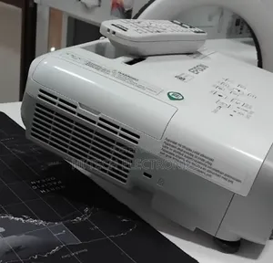 Brand New Epson Projector X39