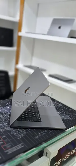 New Laptop Apple MacBook Pro 2021 M1 32GB Apple M1 SSD 512GB