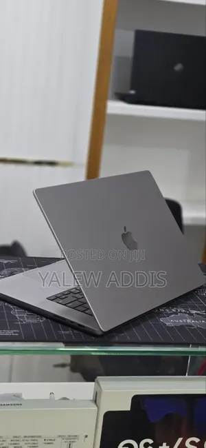 New Laptop Apple MacBook Pro 2021 M1 32GB Apple M1 SSD 512GB