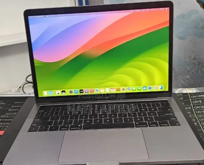 New Laptop Apple MacBook Pro 2022 M2 8GB Apple M2 SSD 512GB