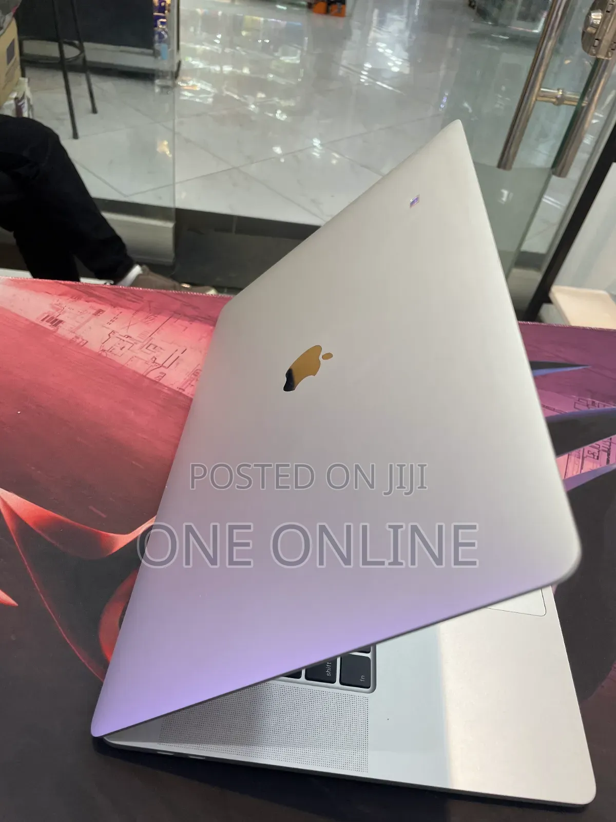 New Laptop Apple MacBook Pro 2019 16GB Intel Core i9 SSD 1T