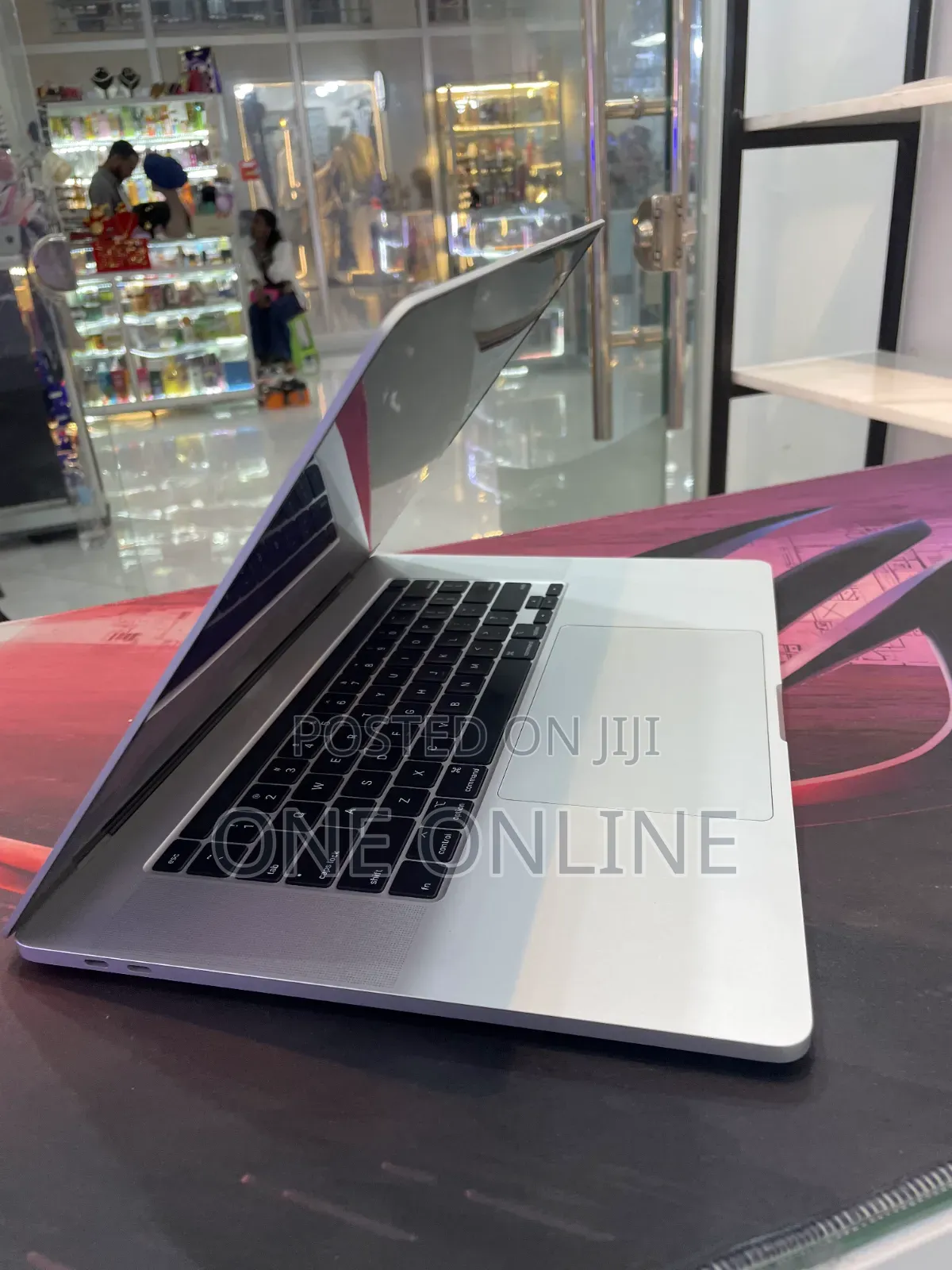 New Laptop Apple MacBook Pro 2019 16GB Intel Core i9 SSD 1T