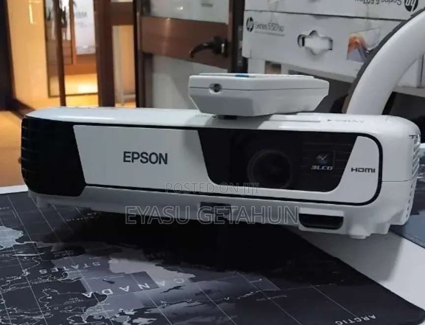 EPSON Projector
Model Name: EB-S31
Hardware Interface: VGA,