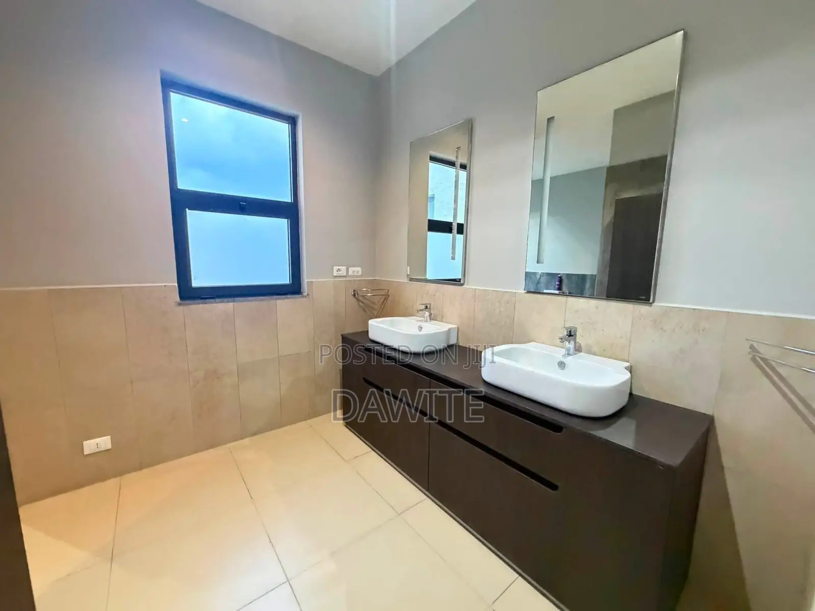 Furnished 4bdrm Apartment in የግል, Bole for sale