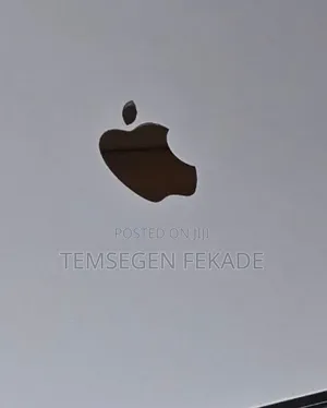 New Laptop Apple MacBook Air 2022 M2 16GB Apple M2 SSD 256GB