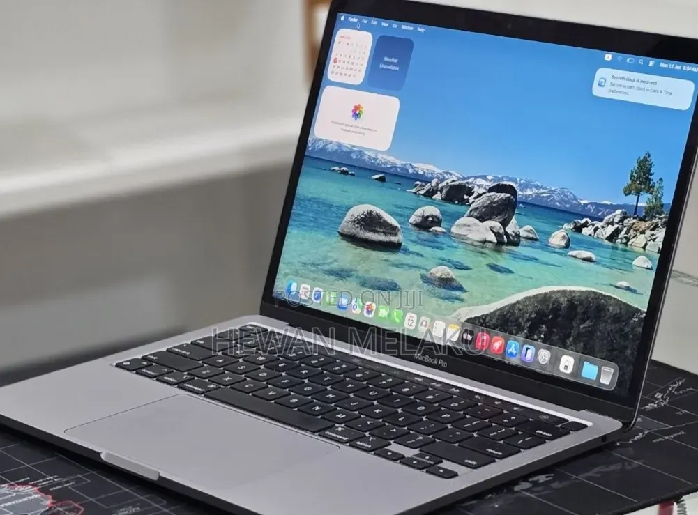 New Laptop Apple MacBook Pro 2020 M1 16GB Apple M1 SSD 512GB