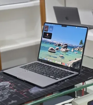 New Laptop Apple MacBook Air 2022 M2 16GB Apple M2 SSD 256GB