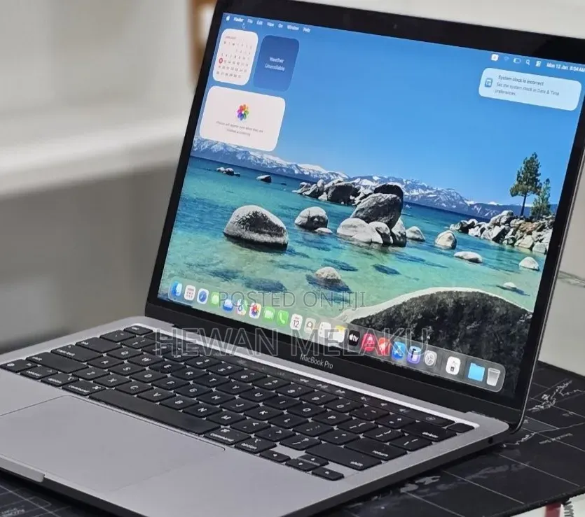 New Laptop Apple MacBook Pro 2020 M1 16GB Apple M1 SSD 512GB