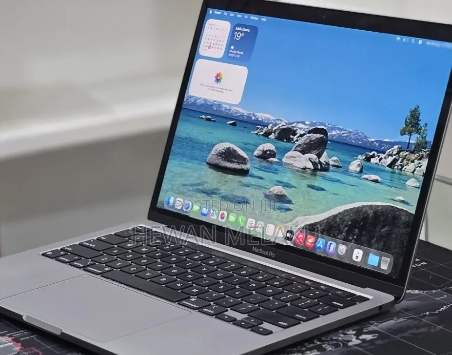 New Laptop Apple MacBook Pro 2022 M2 16GB Apple M2 SSD 512GB