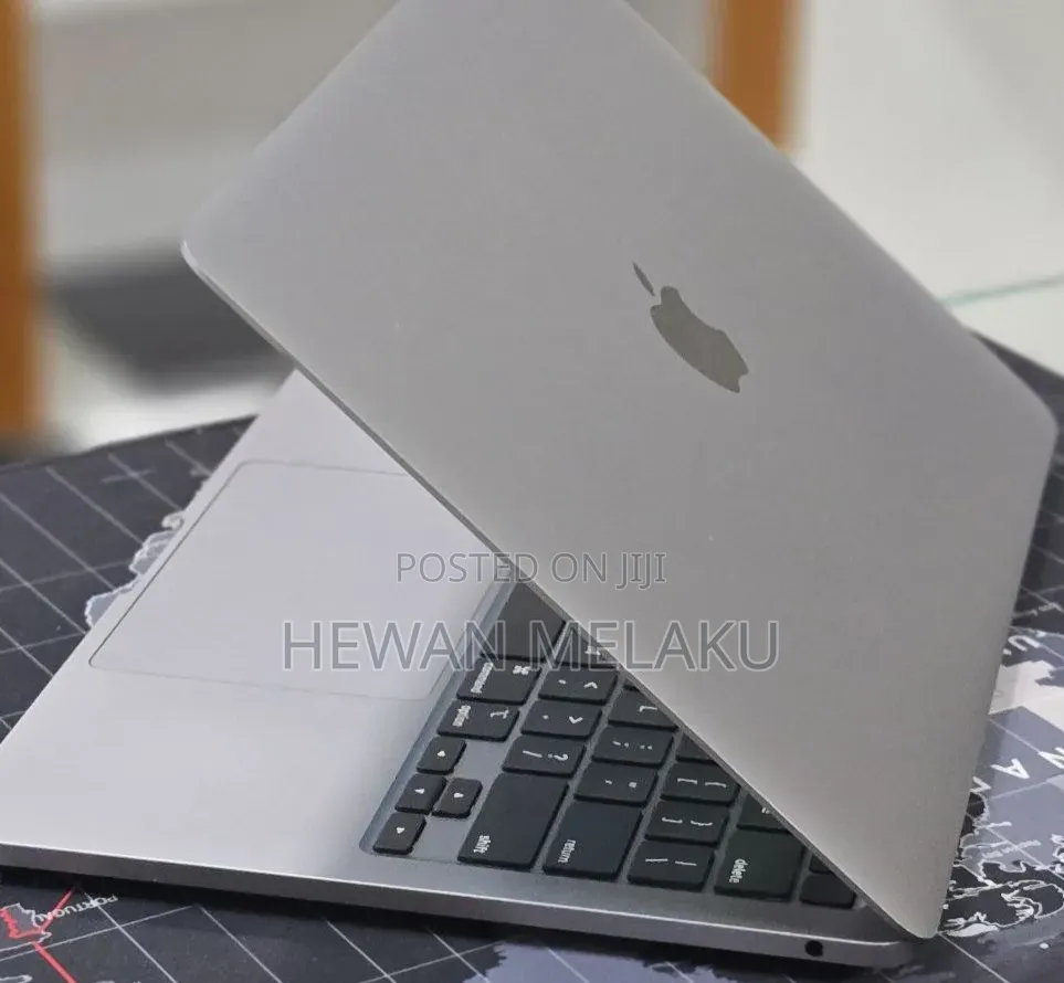 New Laptop Apple MacBook Pro 2022 M2 16GB Apple M2 SSD 512GB