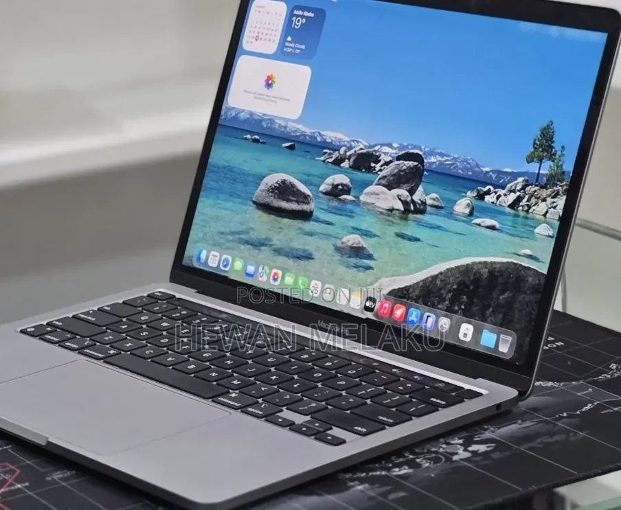 New Laptop Apple MacBook Pro 2022 M2 16GB Apple M2 SSD 512GB