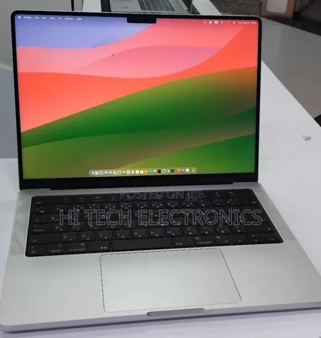 New Laptop Apple MacBook Pro 2024 M4 16GB Apple M4 Pro SSD 512GB