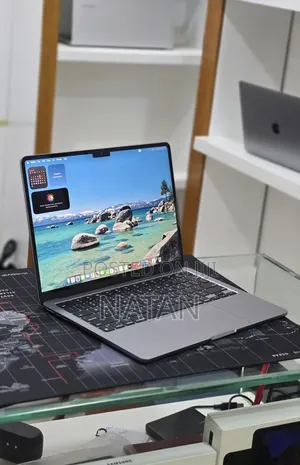 New Laptop Apple MacBook Air 2022 M2 16GB Apple M2 SSD 256GB