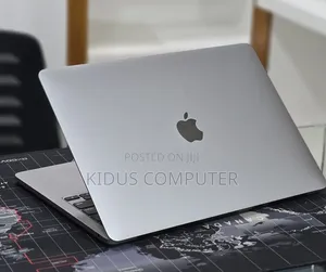 New Laptop Apple MacBook Pro 2022 M2 16GB Apple M2 SSD 512GB