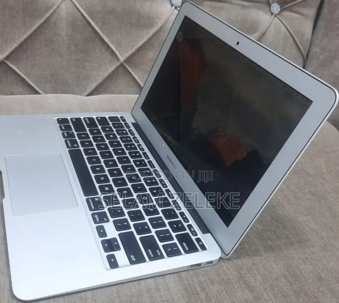 New Laptop Apple MacBook Air 4GB Intel Core i5 SSD 500GB