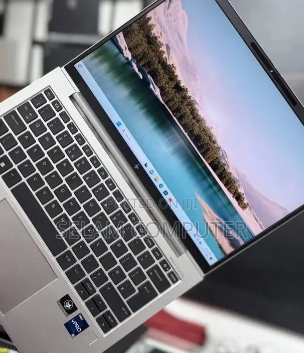 New Laptop HP EliteBook 830 G9 16GB Intel Core i5 SSD 512GB