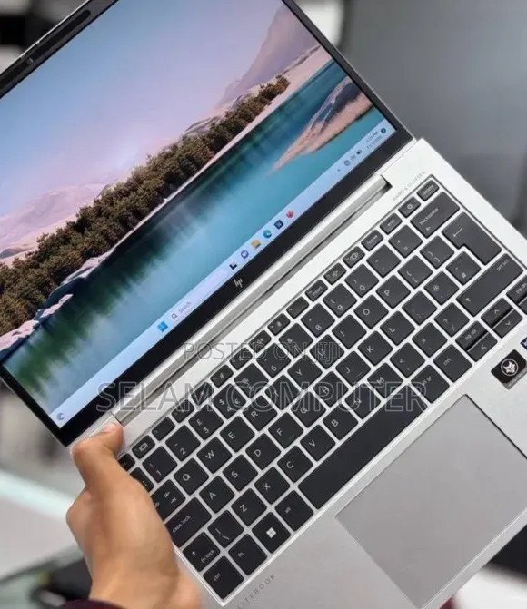 New Laptop HP EliteBook 830 G9 16GB Intel Core i5 SSD 512GB