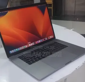 New Laptop Apple MacBook Pro 2017 16GB Intel Core i7 SSD 512GB